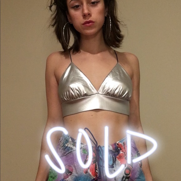 HOLO SILVER BABE BRALETTE. BRITNEY ๐๐๐๐ฃ๐ฃ - Picture 1 of 3